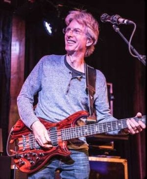 Grateful Dead bassist and founding member Phil Lesh (84) passes away