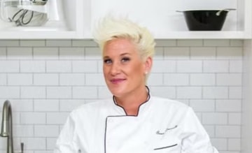 She made mistakes in the kitchen look brave—her loss reminds us it’s never too late to try