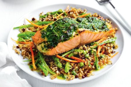 mar20_pesto-salmon-with-rice-salad-158584-1.jpg