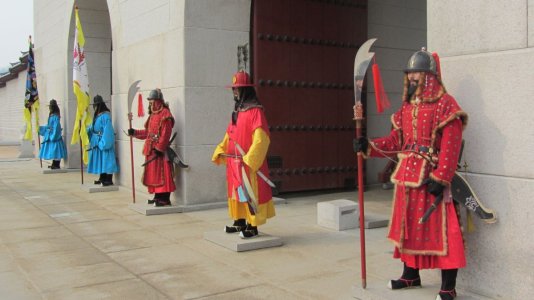 The Royal Palace Guards - Seoul.JPG