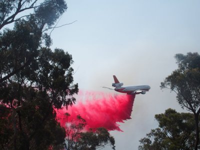 bushfire plane drop 2019dec.JPG