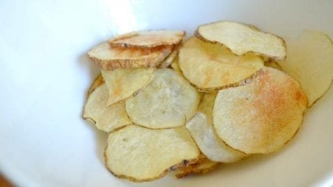 Homemade-Healthy-Potato-Chips-in-the-Microwave-480x270.jpg