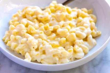 Easy-Creamy-Stovetop-Mac-and-Cheese-1200.jpg