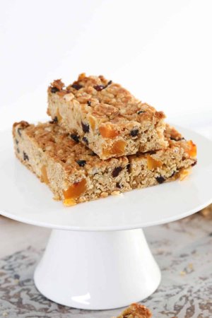 Nut-Free-Muesli-Bars-Final-4.jpg