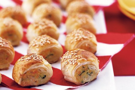 healthy-chicken-and-vegetable-sausage-rolls-7850-1.jpeg