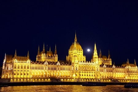Budapest at night - Copy (2).jpg