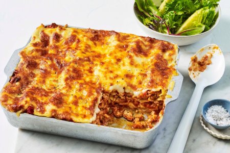 cheats-sausage-lasagne-170202-1.jpg