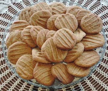 compressed-gingersnap-cookies-939752_960_720.jpeg