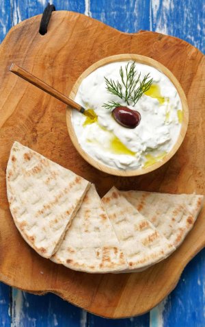 Authentic-Greek-Tzatziki-sauce-recipe-2-1.jpg