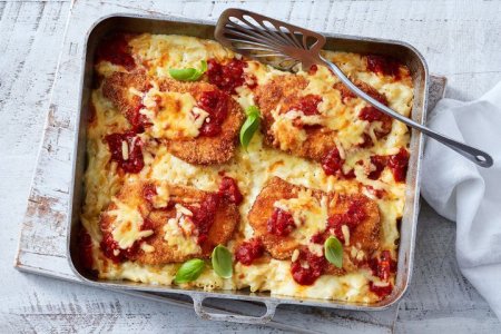 mac-n-cheese-parmi-tray-bake-139023-2.jpg