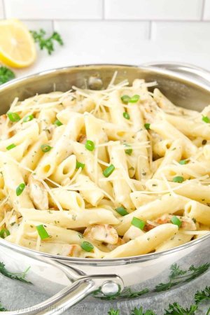 Creamy Garlic Chicken Pasta (Quick and Easy Recipe!).jpeg.jpg