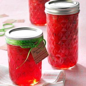 Strawberry-Basil-Jam_exps138133_CP143300D02_19_4bC_RMS.jpg