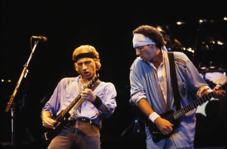 0_Photo-of-Mark-KNOPFLER-and-Jack-SONNI-and-DIRE-STRAITS.jpg
