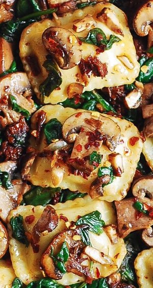 Mushroom Ravioli with Spinach.jpeg-1.jpg