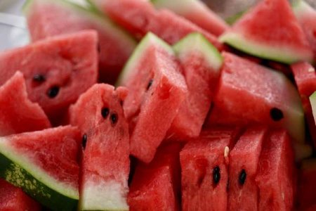 watermelon_unsplash_68fb2e68-8bb2-415b-856a-138dc6700505.jpeg