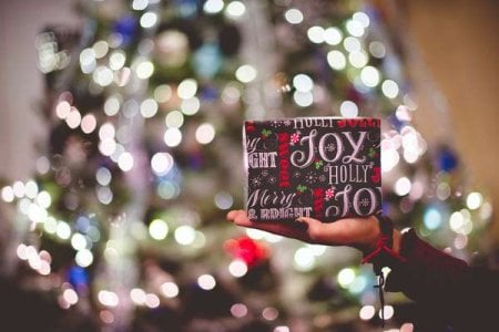 christmas money_unsplash_68f4eb93-fd27-4c70-adcd-cc9c77b00e8b.jpeg