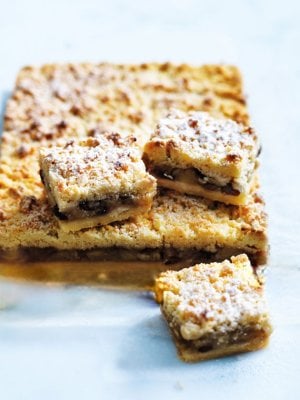 apple_crumble_slice.jpg