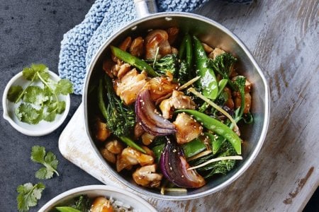 june-18_honey-lemon-chicken-stir-fry-137716-1-1.jpg