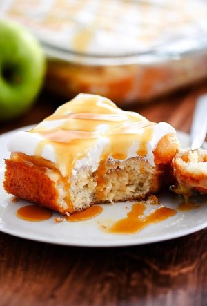 Caramel-Apple-Poke-Cake14-1041x1536.jpg