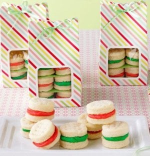 Christmas-Sandwich-Cremes_exps9495_HFG2661989B04_11_2bC_RMS.jpg