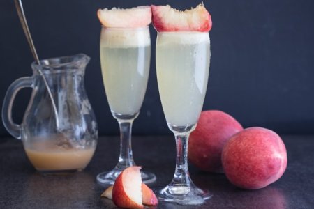 bellini-cocktail-pic-1-of-1.jpg