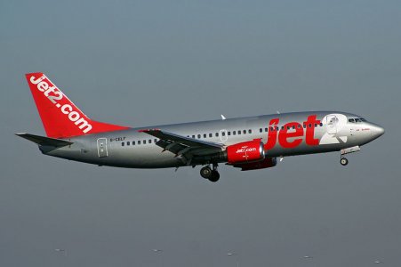 800px-Boeing_737-700_Jet2_G-CELF.jpeg