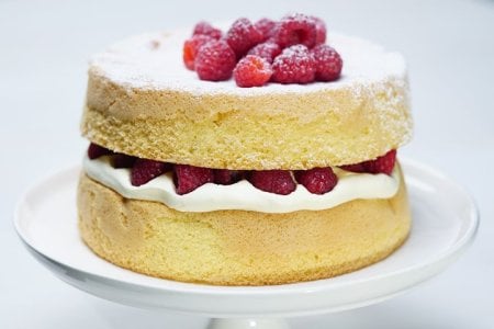 basic-sponge-cake_1980x1320-118404-1.jpg