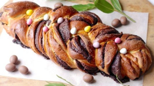 1980-chocolate-swirl-easter-bread-953721-1.jpg