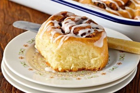 cinnamon-scroll-lemon-icing-961698-1.jpg