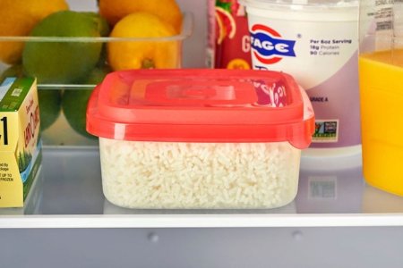 How-long-does-rice-last-in-the-fridge_TOHD24_Refrigerate_Rice_DR_03_21_59b.jpg