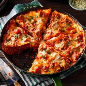 One-Skillet-Lasagna_EXPS_OPRBZ22_50956_DR_06_23_4b.jpg