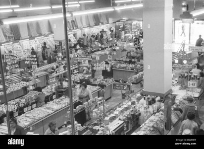 inside-a-woolworths-store-during-the-1960s-cardiff-england-DW8HE9.jpg