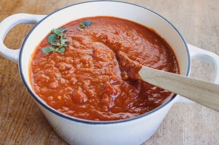 freezable-big-batch-pasta-sauce-967701-2.jpg