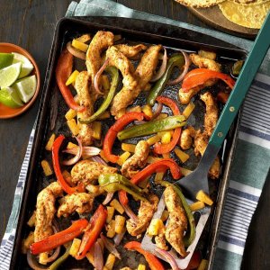 Sheet-Pan-Pineapple-Chicken-Fajitas_EXPS_SDFM18_206988_C10_05_2b-1.jpg