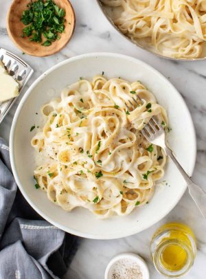 fettuccine-alfredo.jpg