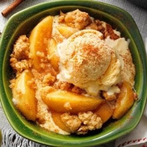 Dutch-Oven-Apple-Cobbler_EXPS_DOBZ2118_242216_E08_18_3b.jpg