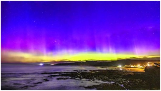 59093-Aurora Australis from Kaka Point MkII copy.jpg