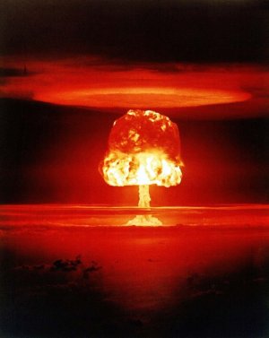 Nuclear explosion (Gerd Altmann)_1 (1).jpg