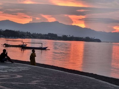 Lovina Bali Sunset.jpg