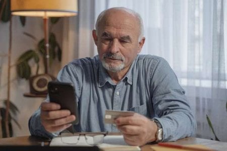 compressed-pexels-seniors finances.jpeg compressed-pexels-seniors finances.jpeg