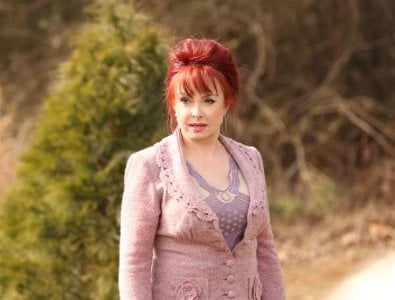 compressed-Naomi Judd.jpeg