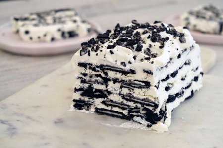 AR_GC_OreoZebraIceboxCakeDSC06063-3923eb577b644389993bd75c6e05a3a1.jpg