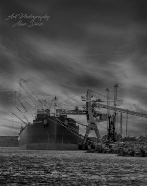 Ship loading Bunbury Port.jpg