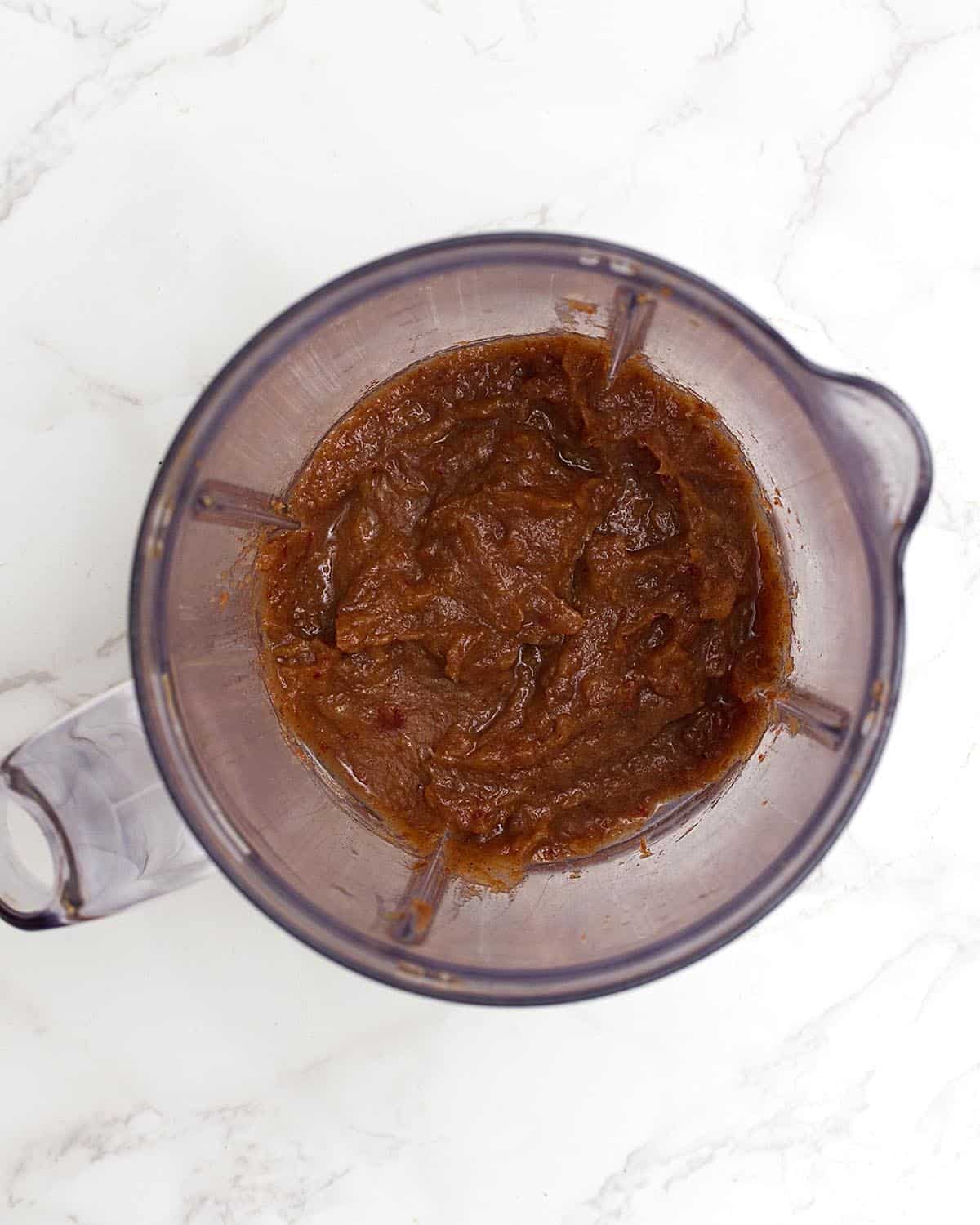 date jam paste in blender.