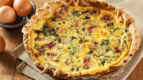 Easy Bacon, Cheese and Spinach Quiche | 31Daily.com