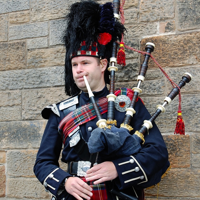 How-to-Play-Bagpipes.jpg