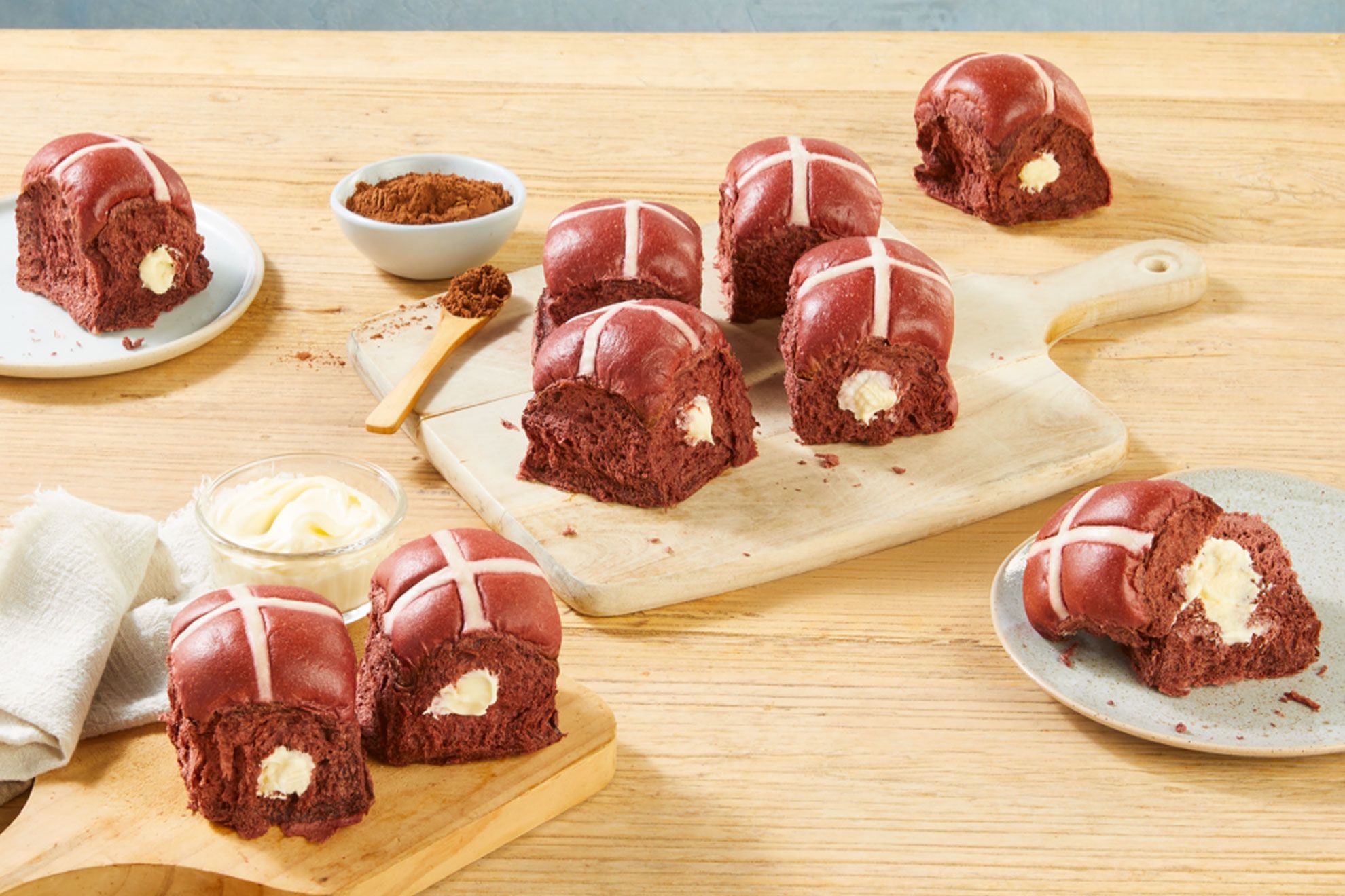 red-velvet-hot-cross-bun-184641-1.jpg