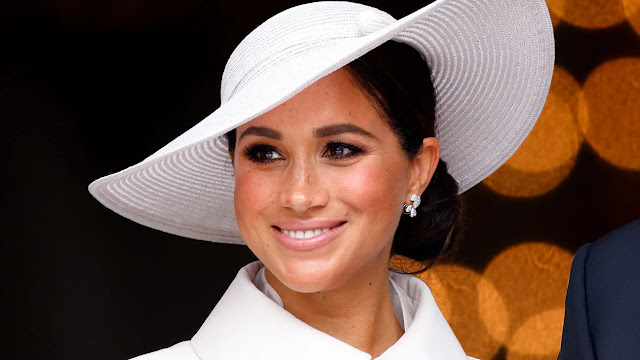 Meghan Markle’s Royal Identity Crisis Balancing Celebrity and Crown Meghan Markle’s Royal Identity Crisis Balancing Celebrity and Crown