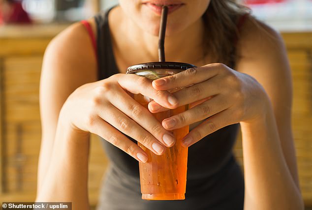 63755145-11344725-From_next_week_paper_drinking_straws_will_replace_plastic_ones_i-a-28_1666502658444.jpg